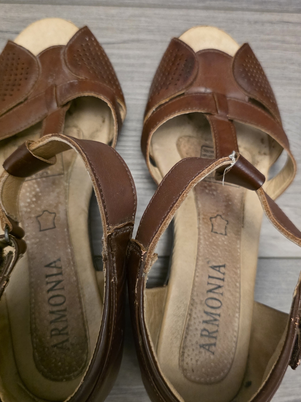Vintage-Style Armonia T-Strap Sandals Size 37 (6.5-7 US) - Picture 8 of 11